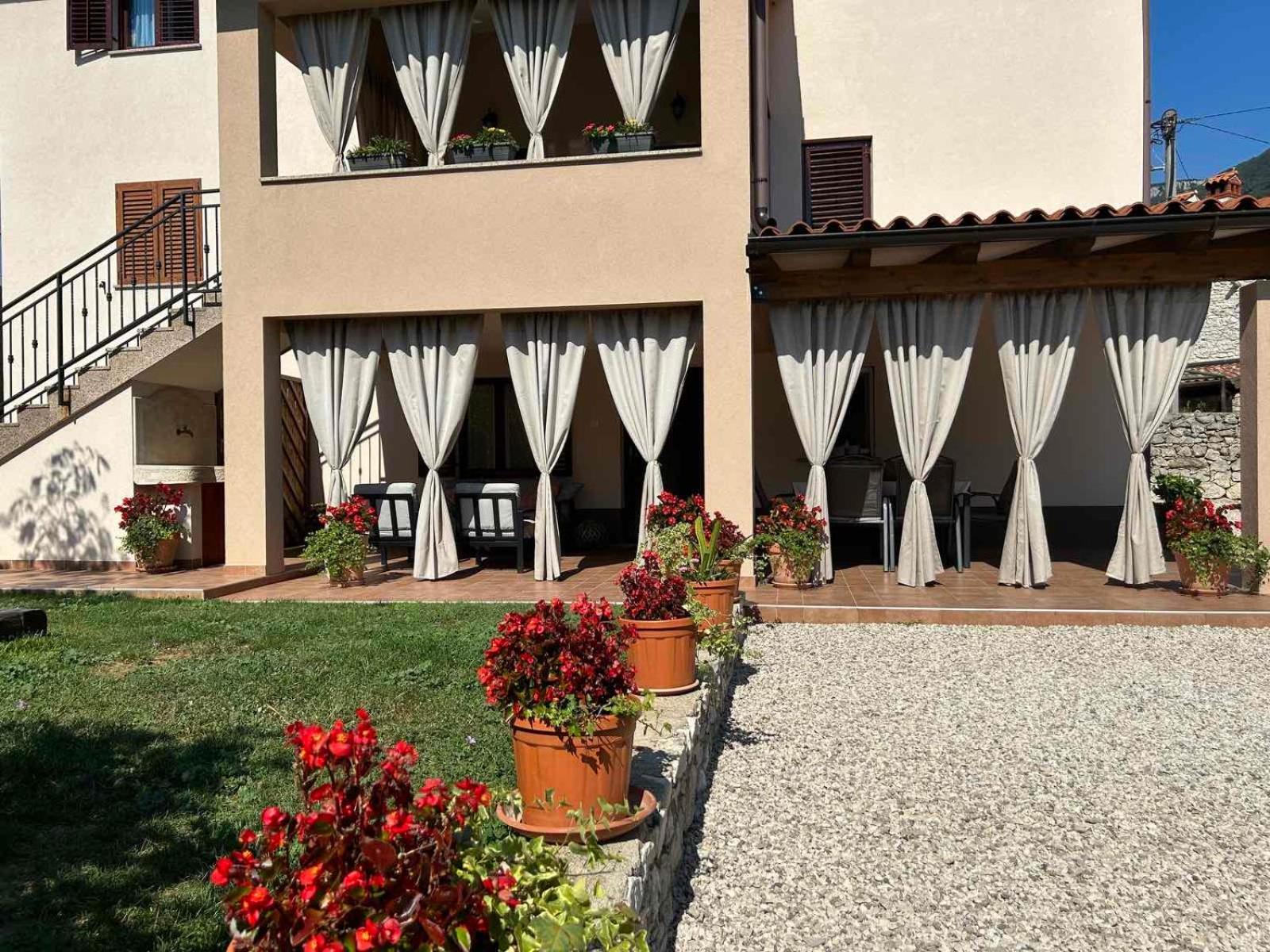 Apartmani Antonija Vozilici Экстерьер фото